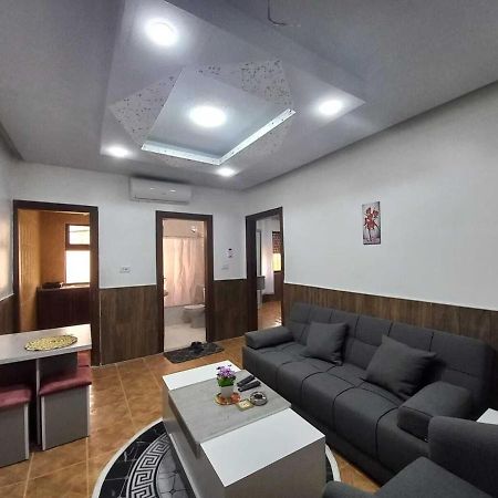 Al-Nujoom Hotel Suites Amman Zewnętrze zdjęcie