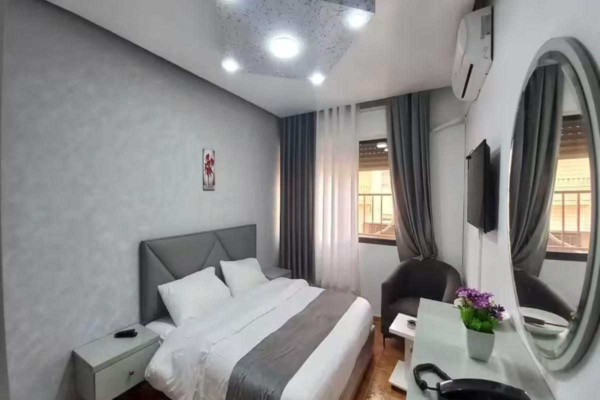 Al-Nujoom Hotel Suites Amman Zewnętrze zdjęcie