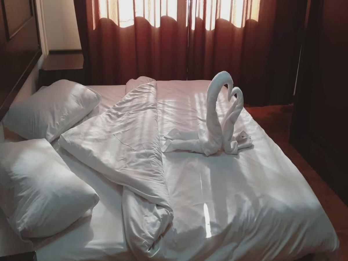 Al-Nujoom Hotel Suites Amman Zewnętrze zdjęcie