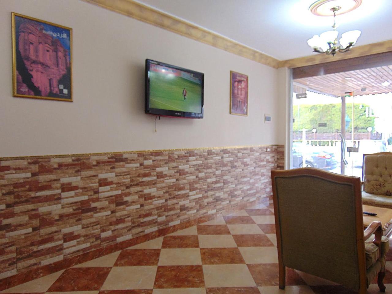 Al-Nujoom Hotel Suites Amman Zewnętrze zdjęcie