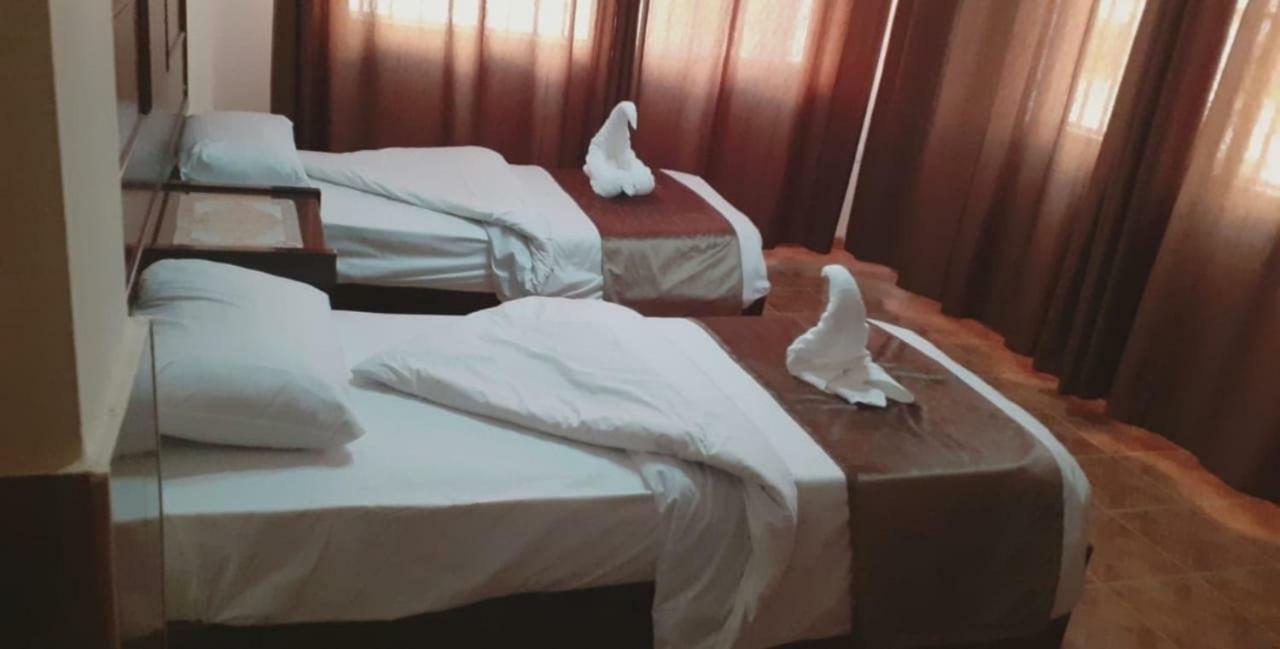 Al-Nujoom Hotel Suites Amman Zewnętrze zdjęcie